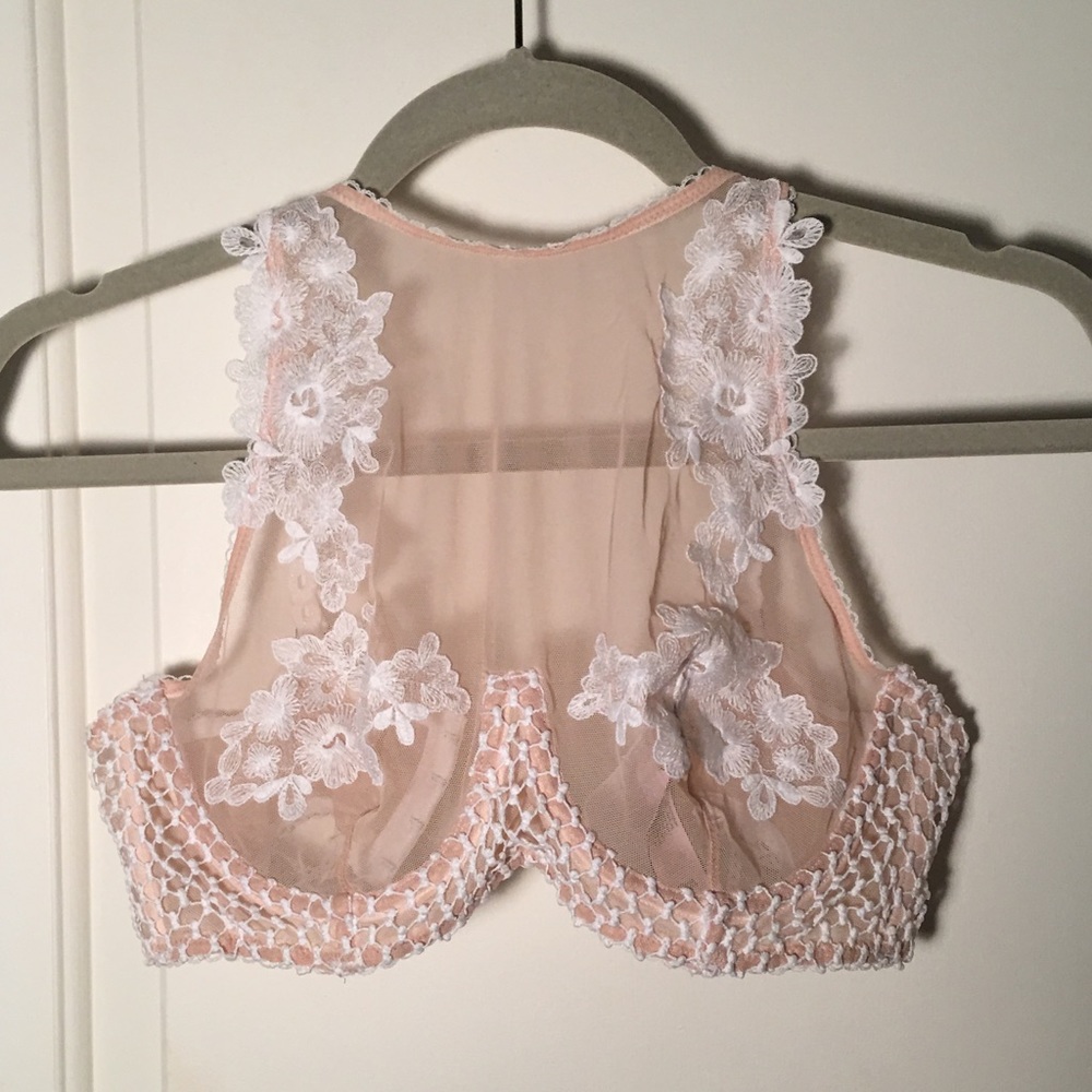 NWT VICTORIA'S SECRET Lace Bra/Bralette