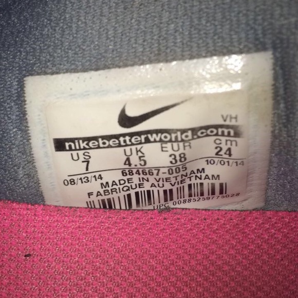 nike shoes - Picture 2 of 2