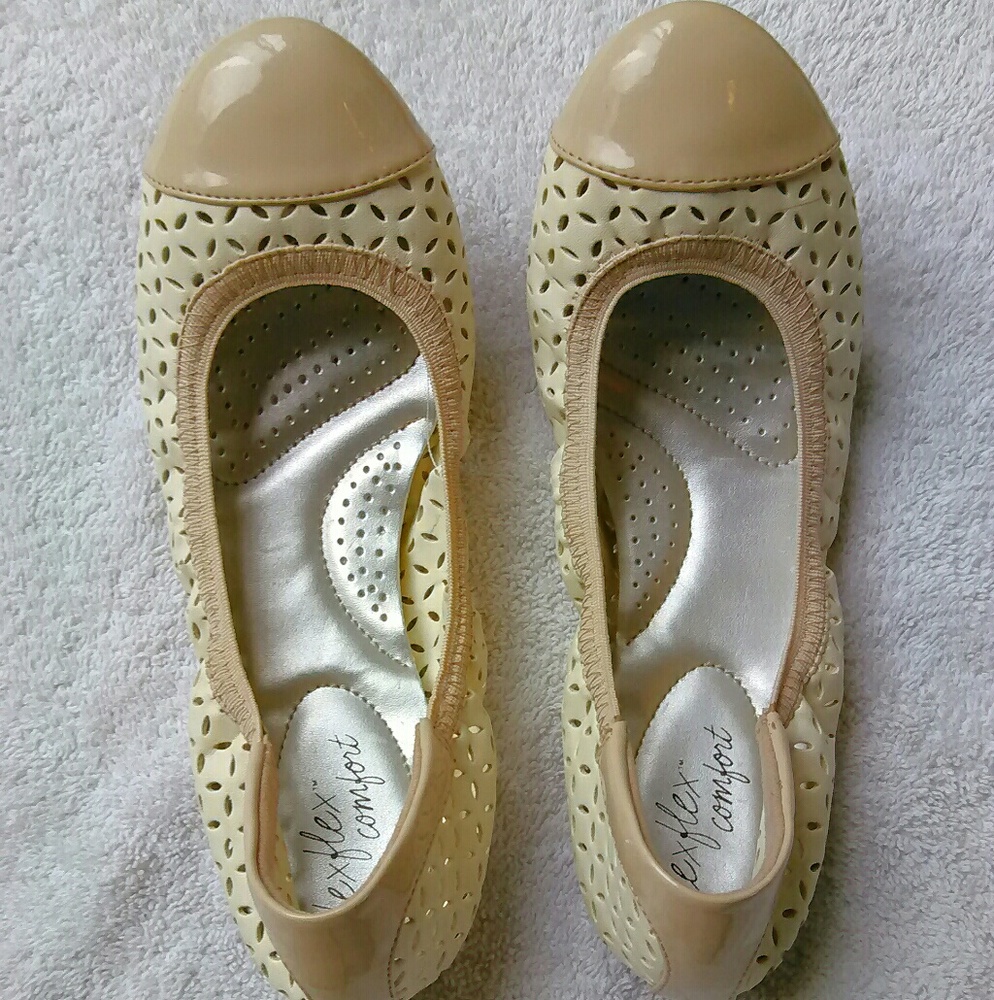 Size 8 flats