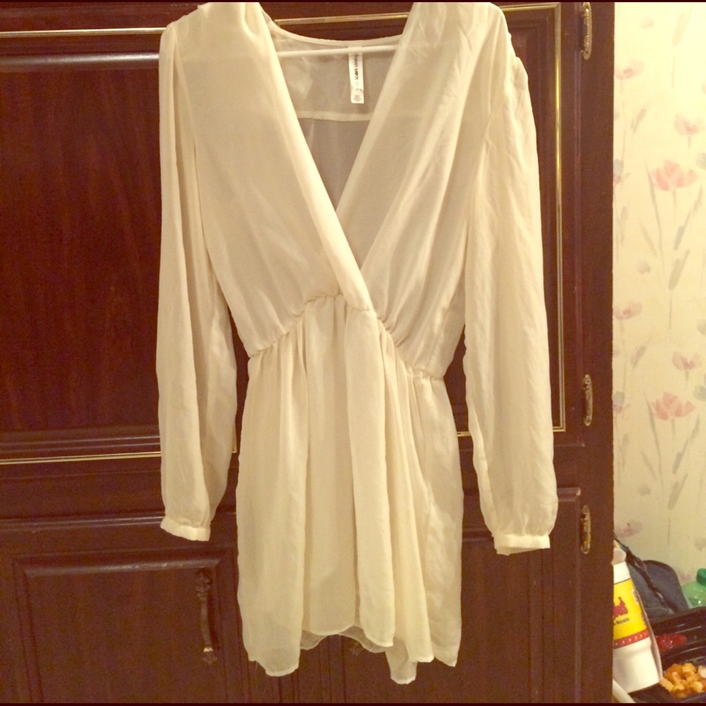 Women's size medium dress. Will trade