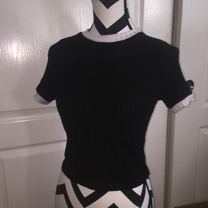 brandy cropped tee with white trim