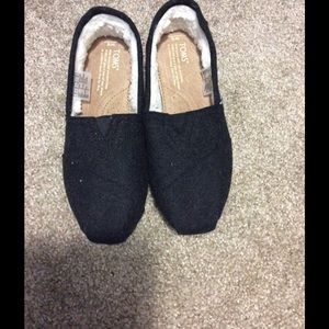 Toms new black wool shoes