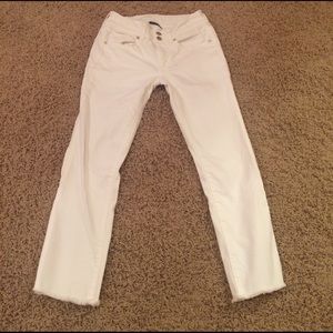 American Eagle White Cropped Jeans
