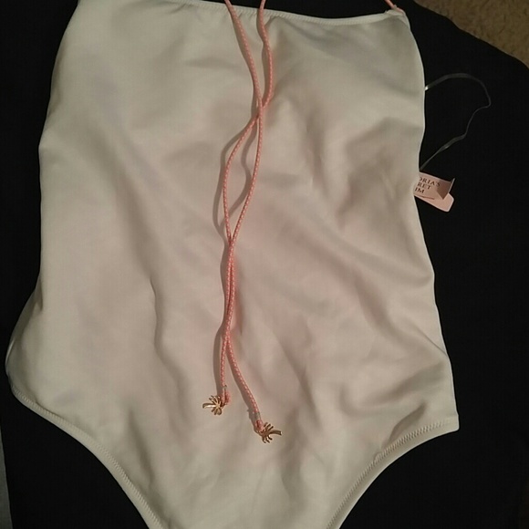 Bathing suit - Picture 1 of 1