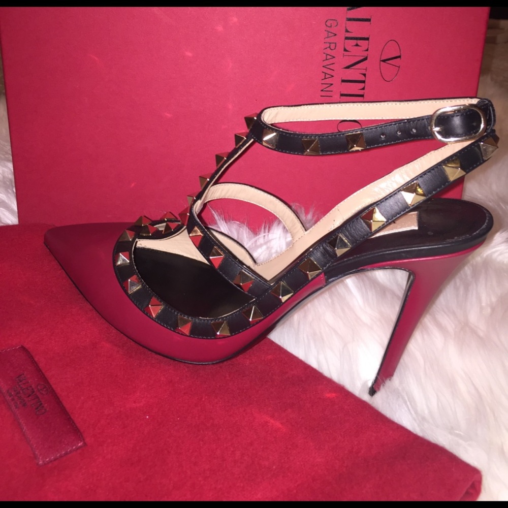 Marked down to sell ✨ Valentino rockstud pump 40