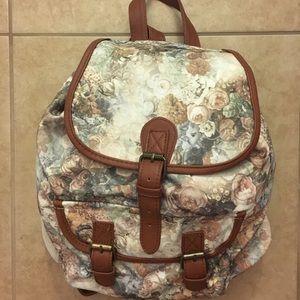 Vintage Floral Patterned Leather Strapped Backpack