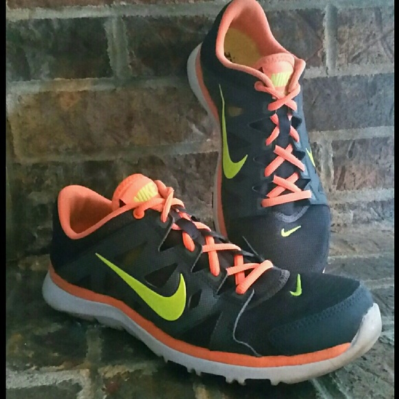 Nike Flex Supreme TR2 Running FlexTrainer Sneaker - Picture 2 of 4