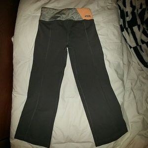 The North Face Vapor Wpick Capri Joggers!