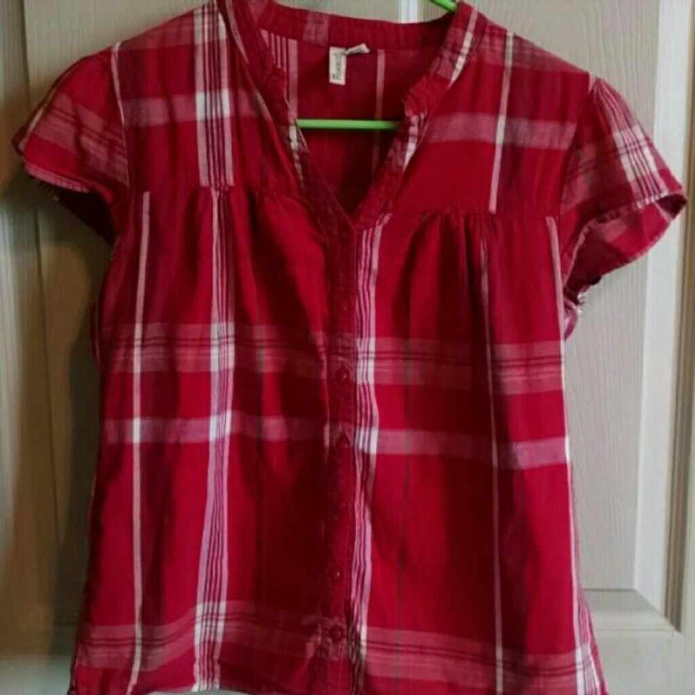 Red plaid top