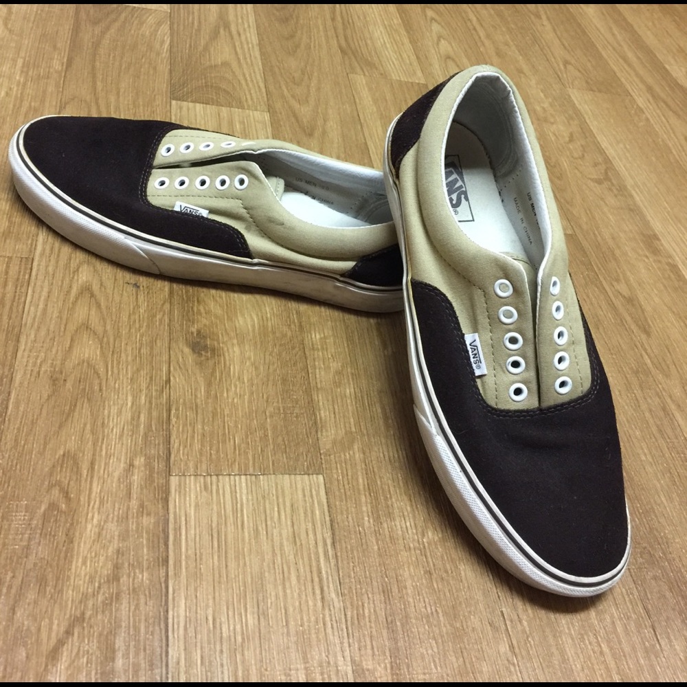 Classic Vans. comes with box and new laces