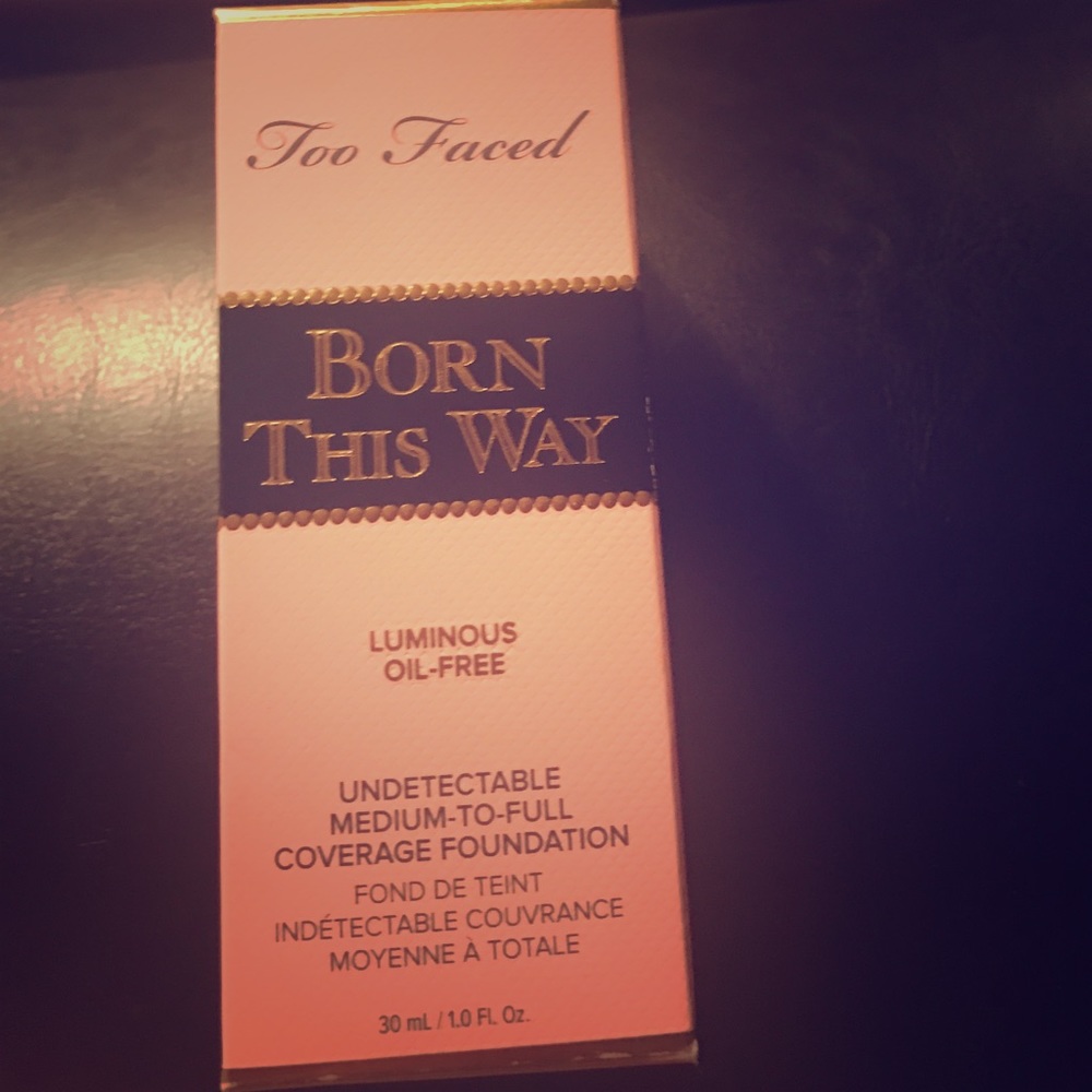 Too faced born this way in "vanilla" nwt!