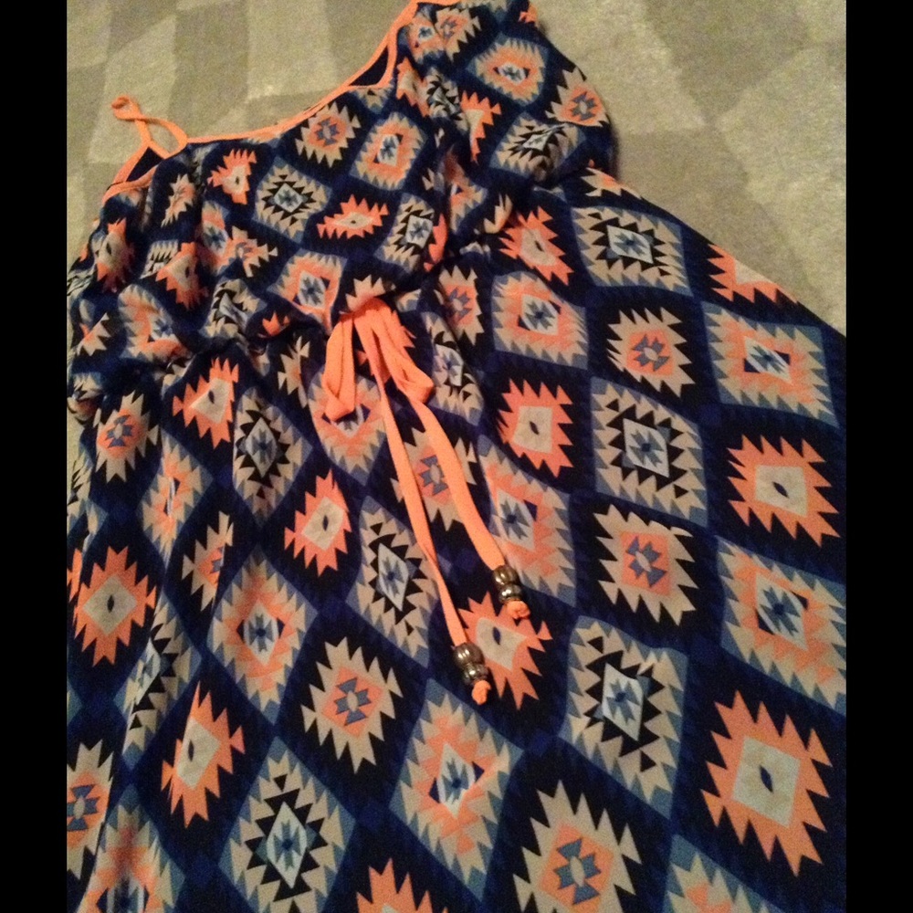 Dress. - Picture 2 of 3
