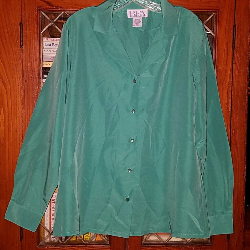 SEA FOAM GREEN LONG SLEEVE COLLARD BUTTON DOWN