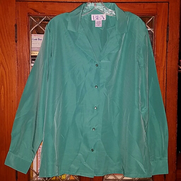 SEA FOAM GREEN LONG SLEEVE COLLARD BUTTON DOWN - Picture 2 of 4