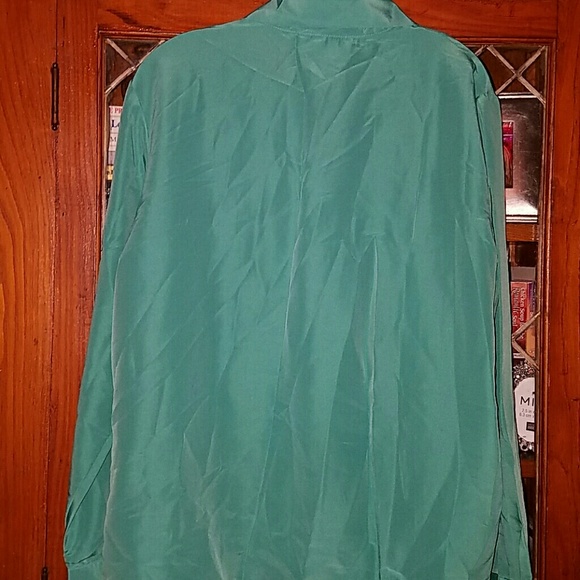SEA FOAM GREEN LONG SLEEVE COLLARD BUTTON DOWN - Picture 4 of 4