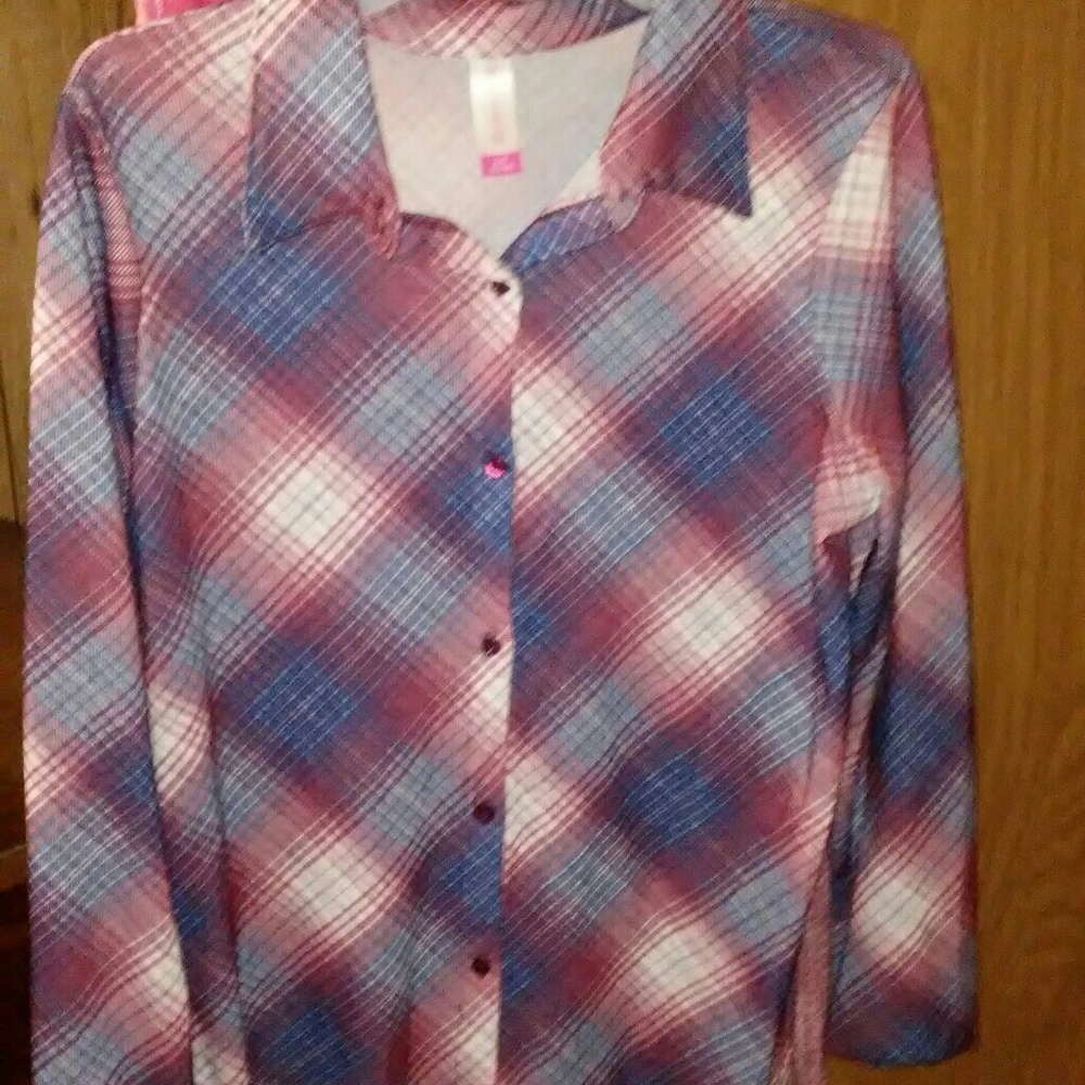 Never wore womens large top