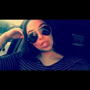 Meet your Posher, Shareen