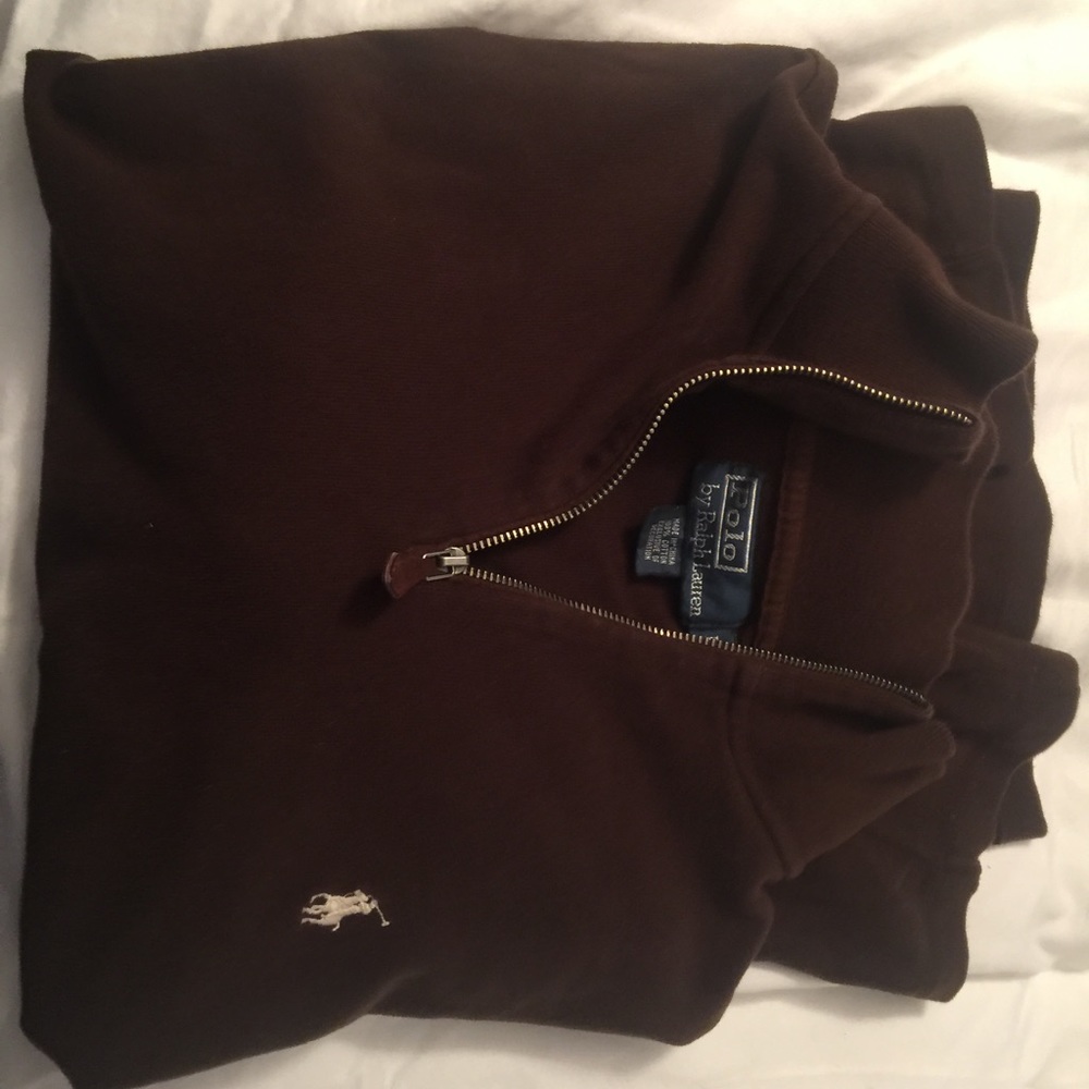 Brown Large man's polo with white horse pullover