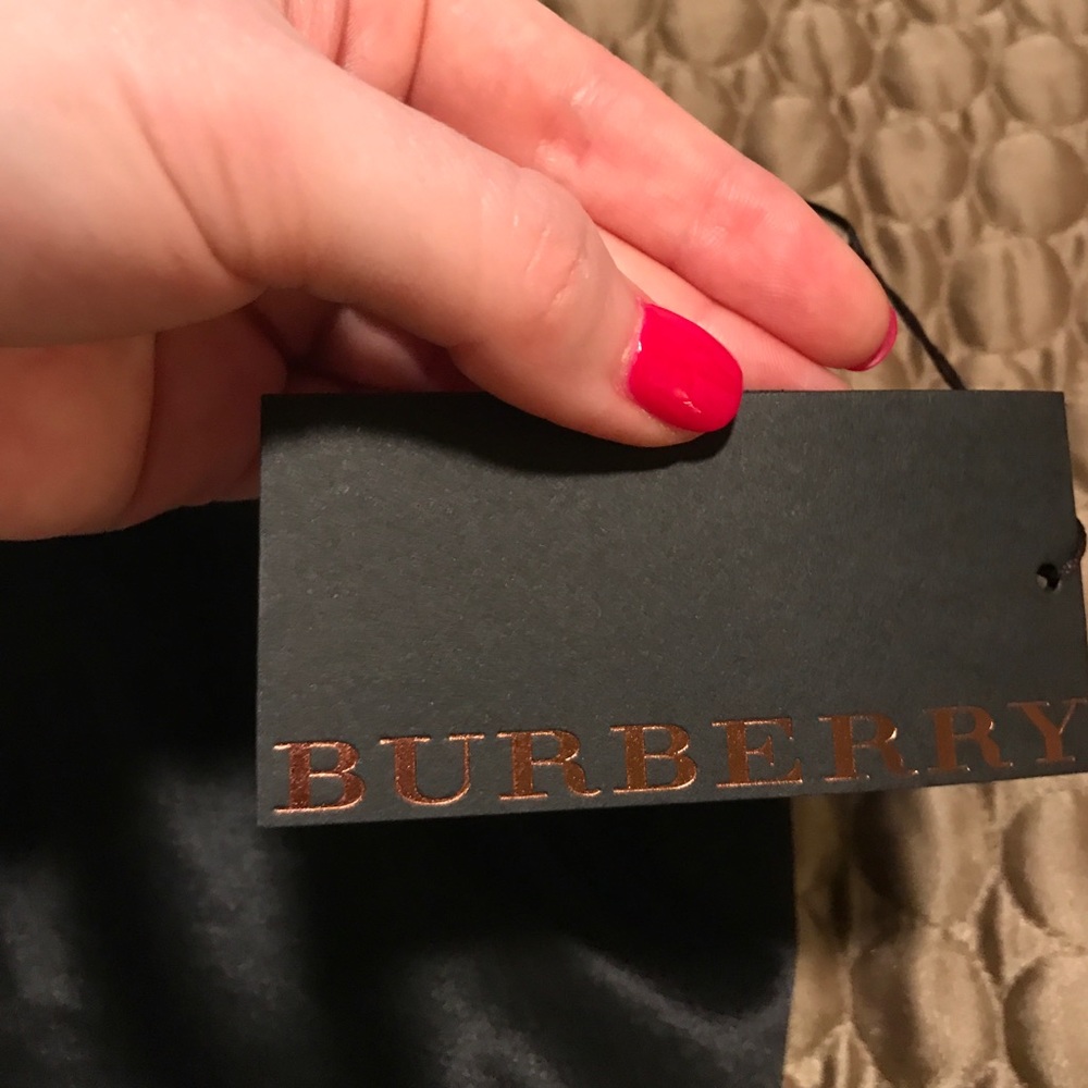 🅢🅐🅛🅔 Burberry Skirt - Picture 5 of 7