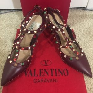 Rock Stud Rolling pointy toe heels