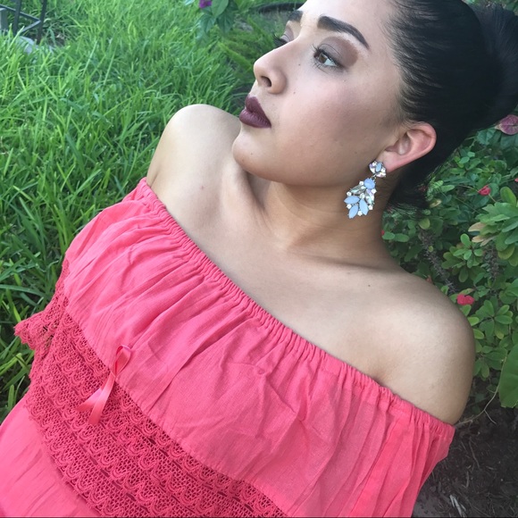 Off-Shoulder Campesina Coral Blouse - Picture 3 of 4