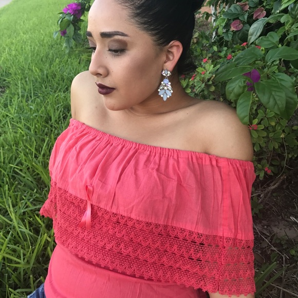 Off-Shoulder Campesina Coral Blouse - Picture 4 of 4