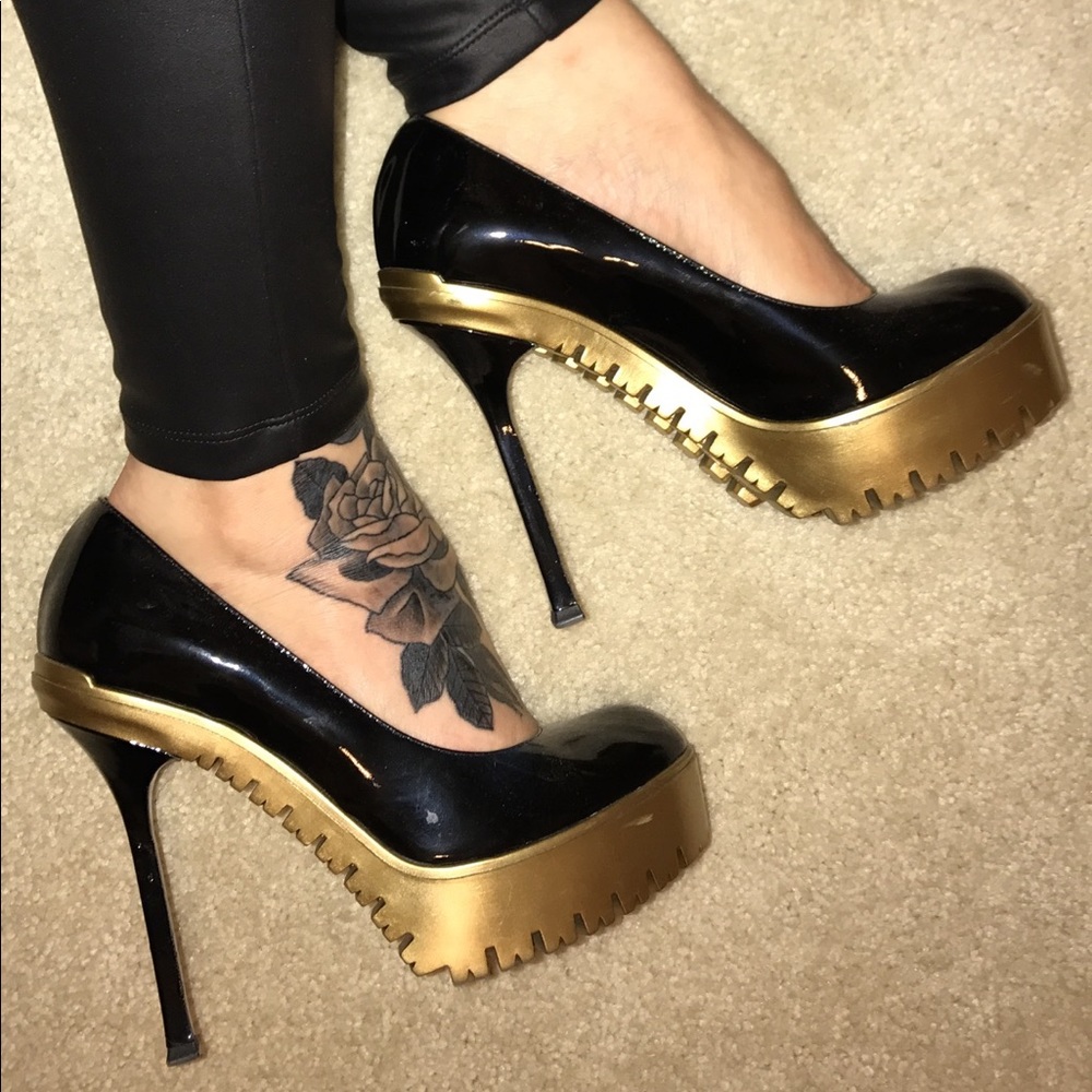 YSL "TROOPER" pumps