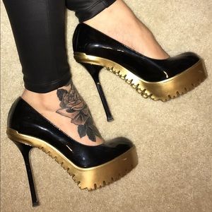 YSL "TROOPER" pumps