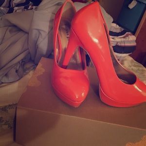 , Salmon Colored Heels !