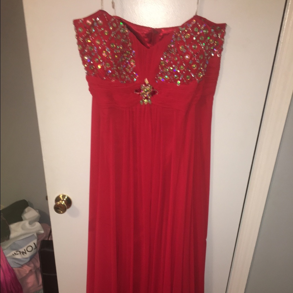 GORGEOUS Red Prom Dress!