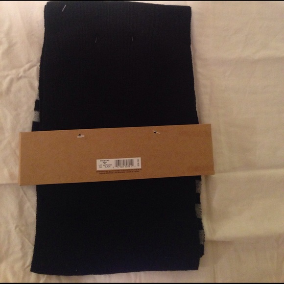 Dockers Hat & Scarf Set - Black and Grey - Picture 2 of 7