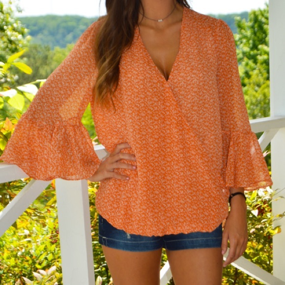 Boutique Bell Sleeve Orange V Neck Top Blouse - Picture 2 of 4