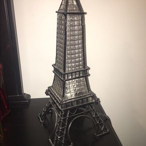 Light up Eiffel Tower