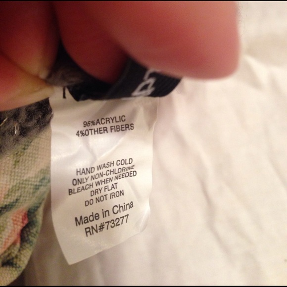 Apt.9 Soft Knit Grey Hat & Scarf Set - Picture 3 of 3