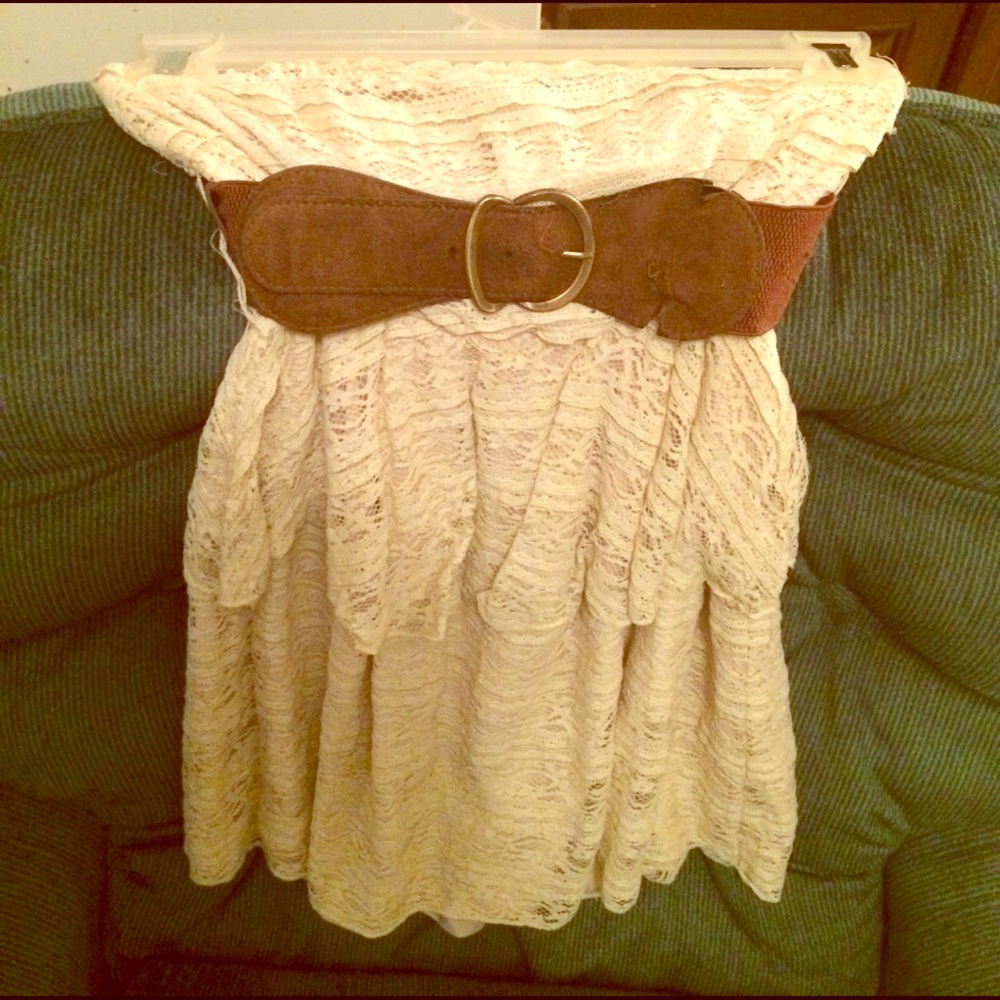 Women's small strapless dress