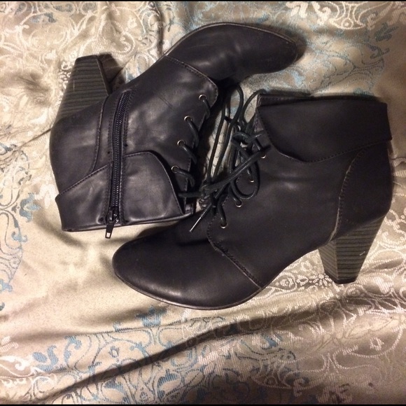 Moderately used black booties, medium size heel - Picture 2 of 3