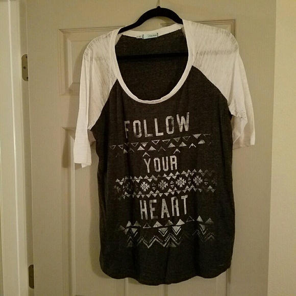 Graphic tee - Picture 1 of 2