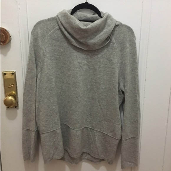 Vince Sweaters - VINCE Cashmere Sweater