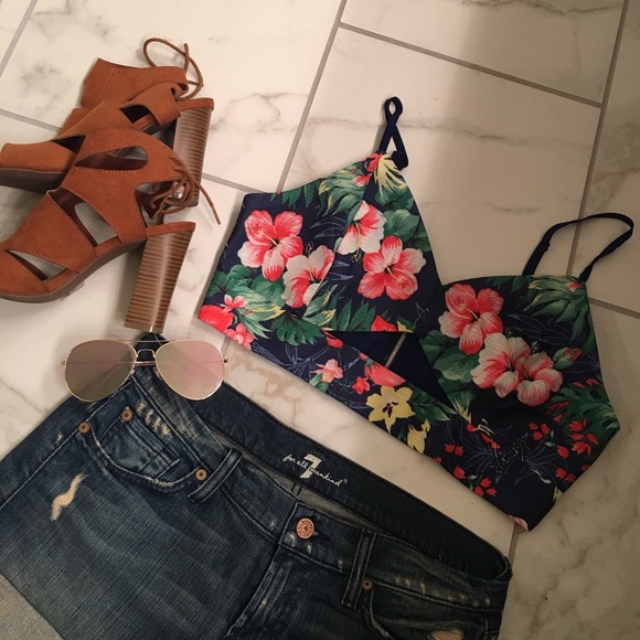 Floral crop top - Picture 2 of 5