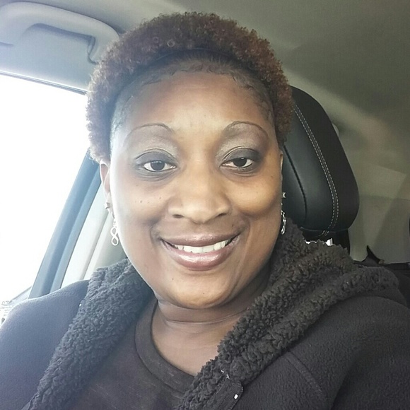 Meet your Posher, Tiffany - Picture 2 of 2