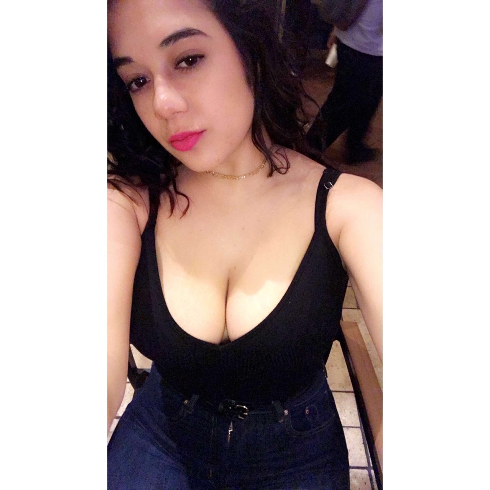 Meet your Posher, Adriana