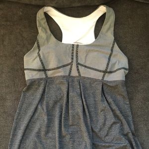 Lululemon tank size 8 (hemmed at the bottom)