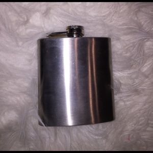 Classic back pocket flask