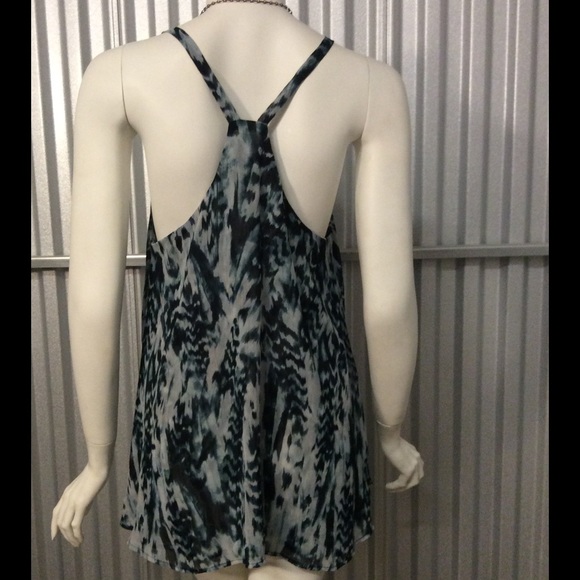 Top - Picture 2 of 2