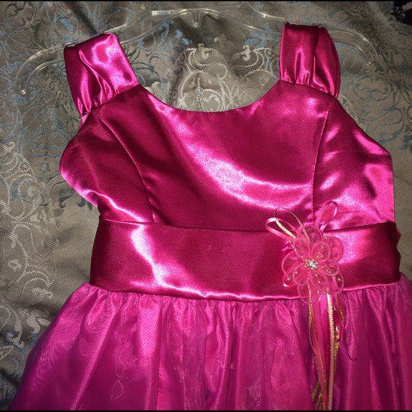 Beautiful, fancy pink dress. In great condition - Picture 2 of 3