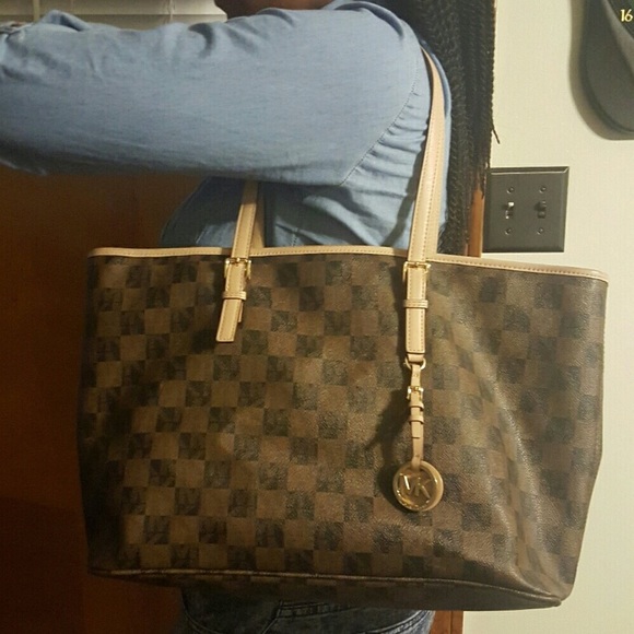 MICHAEL KORS Large Checkerboard Tote - Picture 1 of 3