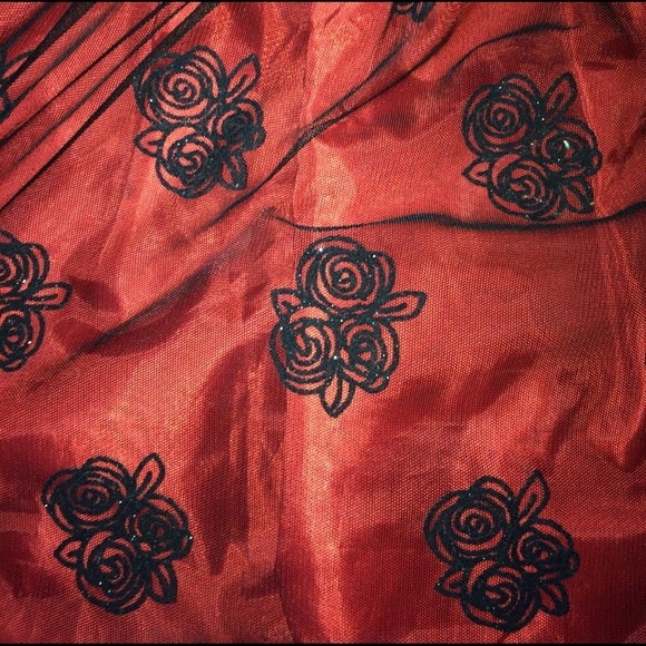 Formal red and black dress for children - Picture 3 of 3