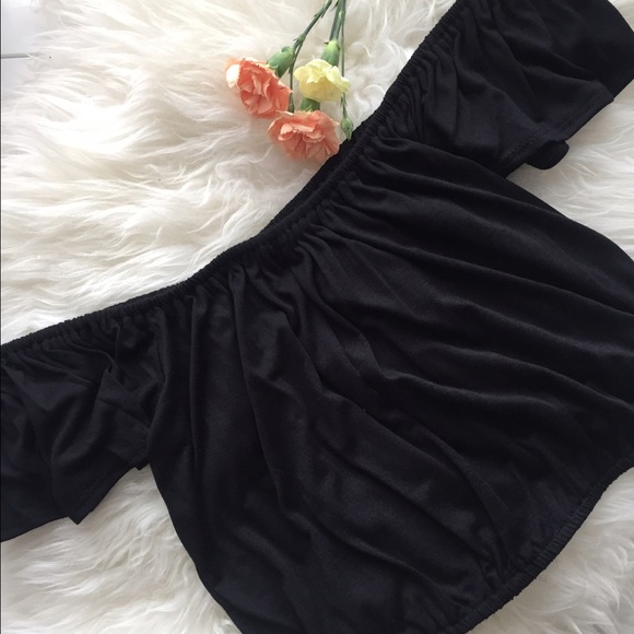 Off Shoulder Crop Top - Picture 4 of 4