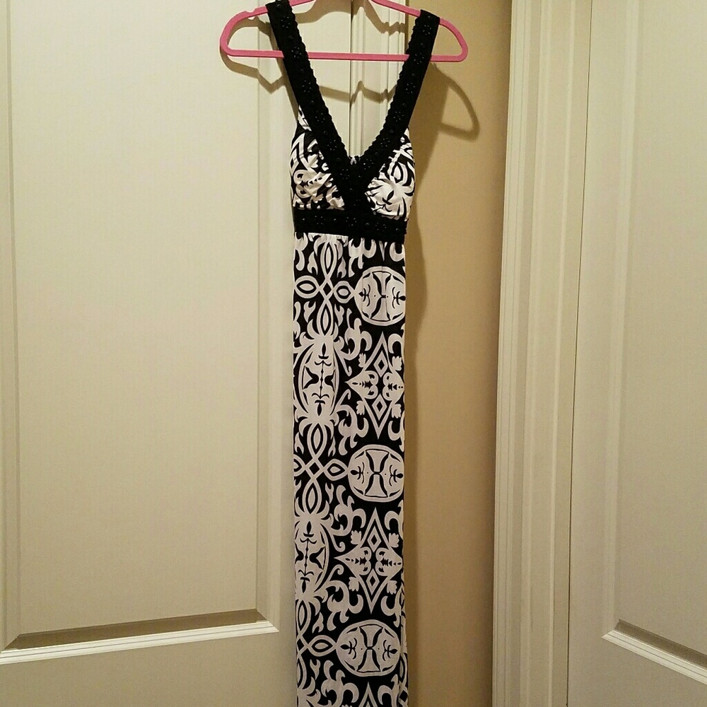 INC black and white maxi