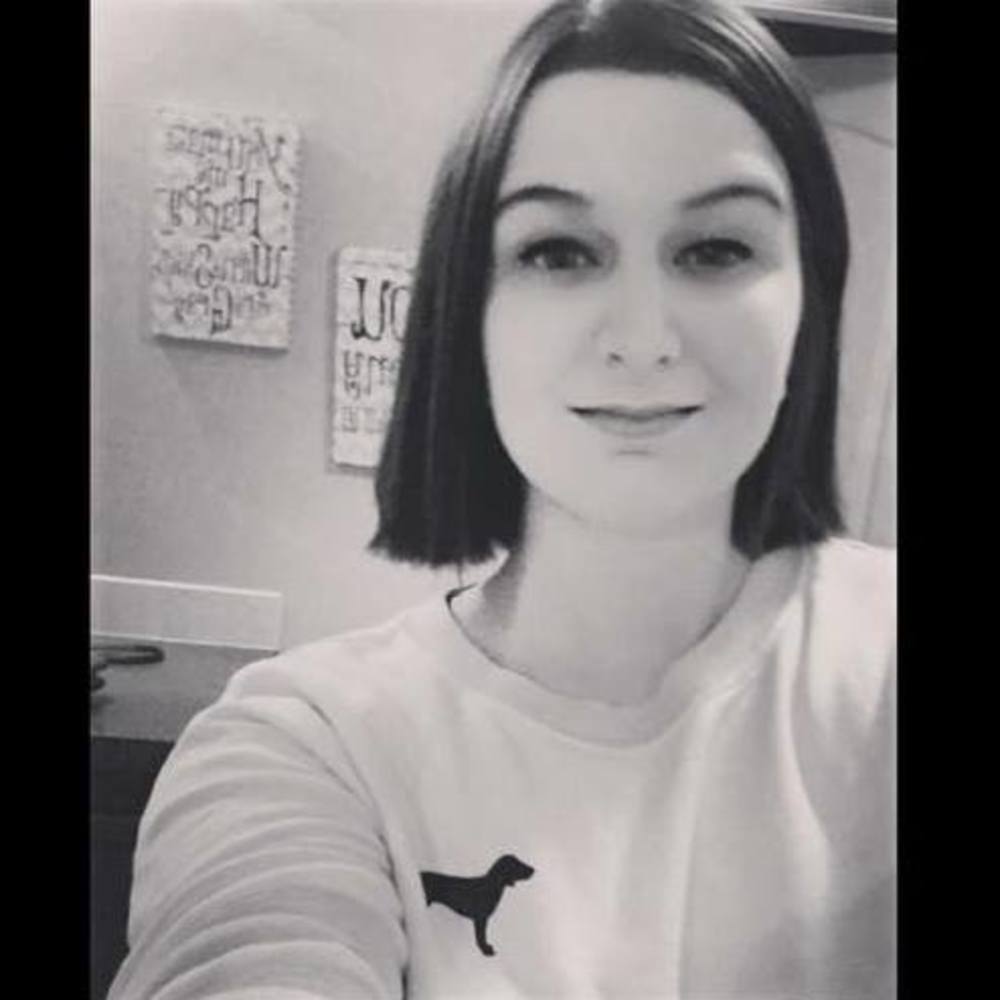 Meet your Posher, Lara